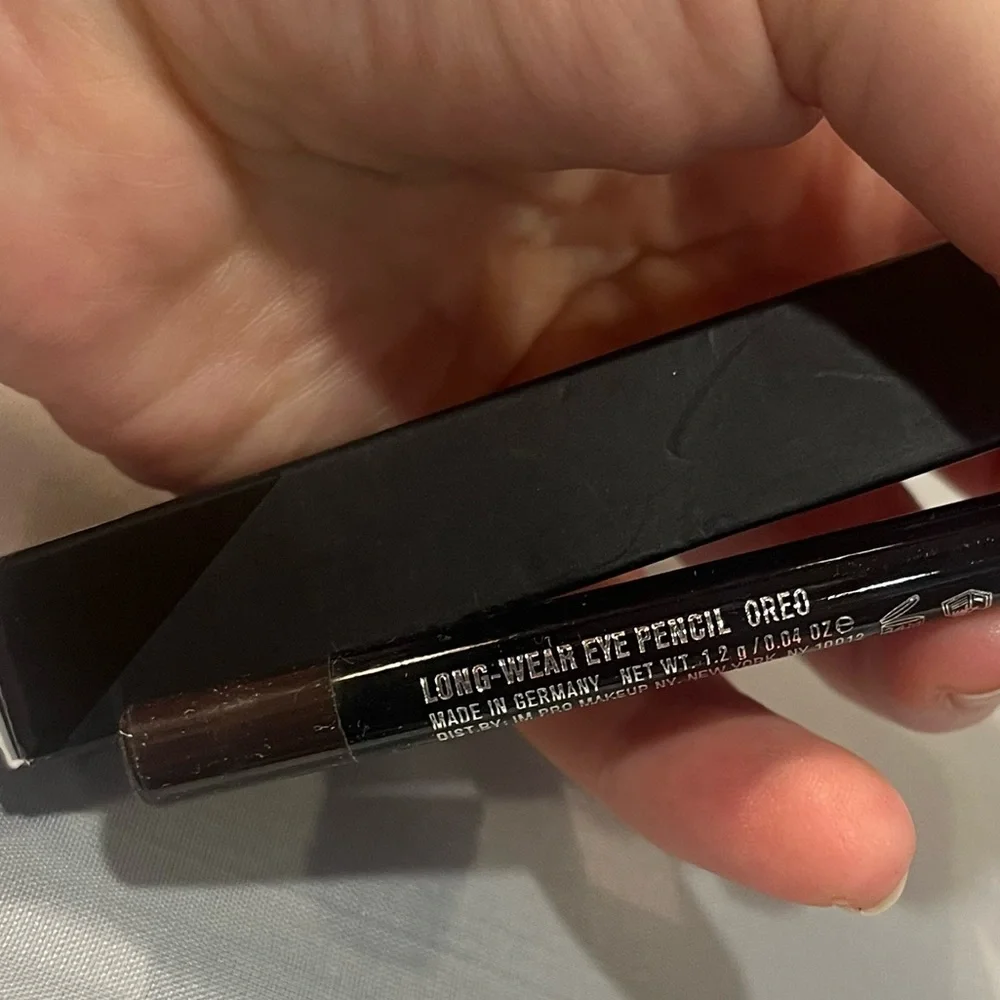 BNIB Auth IL Makiage Full-size Long Wear Eye Pencil Oreo Soft Dark Brown Ret $24
